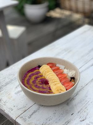 smoothie bowl at Cafe Organic in Canggu