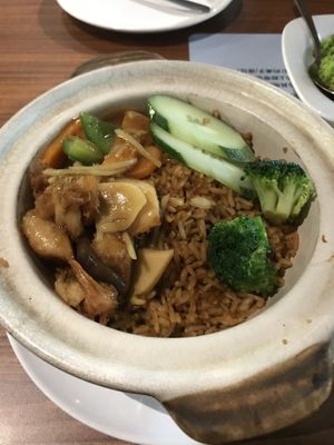 Claypot lion’s mane mushroom rice. Super delish! 😋 at Time's Vege 时'素 in West Singapore