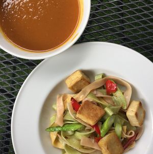 fresh vegetables pasta with Japanese Curry Dipping Sauce at House of Joy in Bangkok