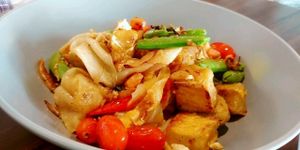 Noodles with chili and basil at House of Joy in Bangkok