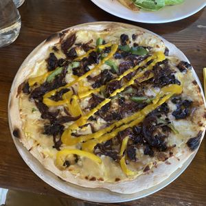 Philly cheesesteak pizza at Harmonium in Edinburgh