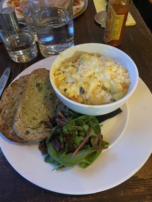 Mac and cheese, with garlic bread  at Harmonium in Edinburgh