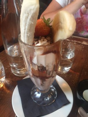 Harmonium sundae at Harmonium in Edinburgh