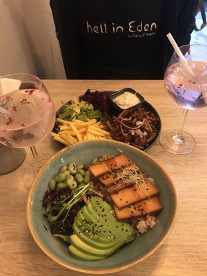 Budha bowl and gyros at Happy Bean in Prague