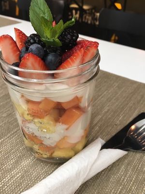 Yogurt con frutas vegano at Kaban in Mexico City