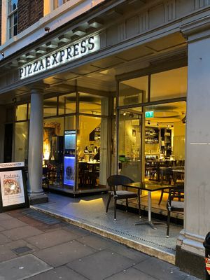 Outside seating at Pizza Express in Rochester
