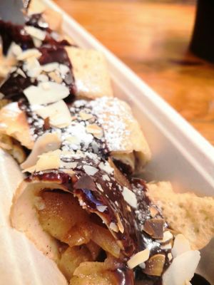 Apple mix with chocolate hazelnut sauce at The Happy Pig Pancake Shop in Amsterdam