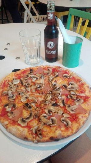 Ham/cheese/mushrooms at Vegan Port Pizza & Restaurant in Gdansk