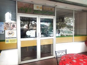 Shop front at CGS Vegetarian Cafe in Miri