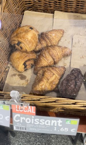 Vegan croissant & pain au chocolat   at Naturalia Vegan - Merlin in Paris