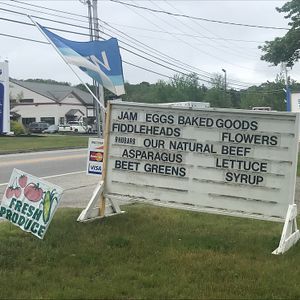 sign at Brown's Farm Stand in Boothbay Harbor