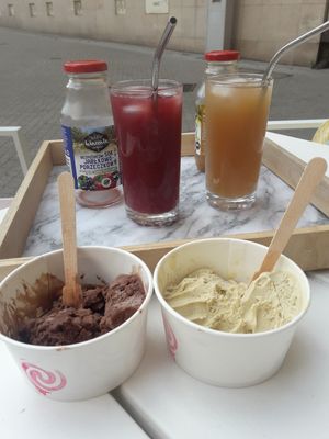 Nutella ice cream, pistachio ice cream and apple + black currant juice, apple + pear juice at Kafej in Poznan