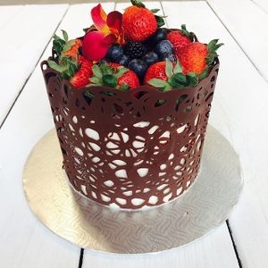 Chocolate & Vanilla Fruity cake - Allergen-free & Vegan ! For 20 people. No Artificial dye, no fondant ! Only gluten-free organic flours, organic cocoa, real fruits icing and maple sugar ! at Bonbon Collections in Saint-bruno-de-montarville