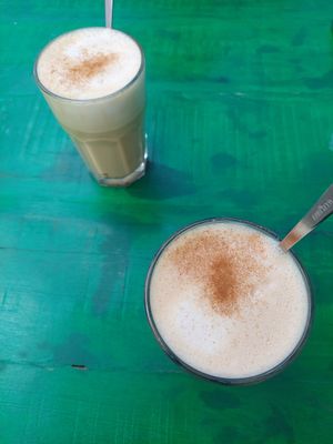 Chai Latte mit Hafermilch at Mellow Yellow in Frankfurt