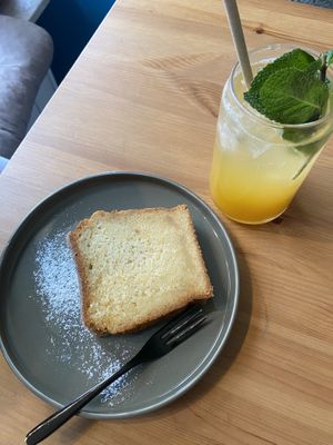Orangen Kuchen und Maracuja Schorle  #Veganuary at Mellow Yellow in Frankfurt