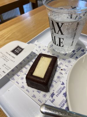 🍫  at Flax & Kale - H&M in Barcelona