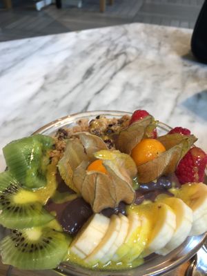 Acaitella bowl at Flax & Kale - H&M in Barcelona