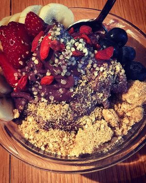 Acai bowl at Flax & Kale - H&M in Barcelona