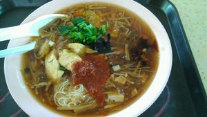 Mon special: Sharkfin Mee Suah at Rong Xiang Vegetarian Food 荣祥素食坊 in Central Singapore