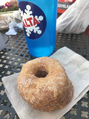 They have traditional flavors as well as many exotic ones, including vegan cronuts. It was very good but now I can say cronuts are pretty overrated 🤷‍♀️ at Fry Baby Donuts in Buffalo
