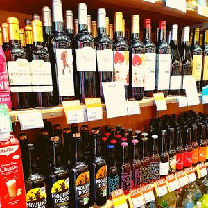 Grand choix de vins, cidres et bières at Naturalia Vegan - Rome in Paris