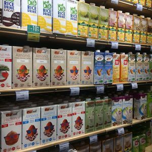 Plant-based milks at Naturalia Vegan - Rome in Paris