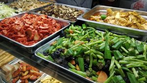 Buffet selection at Fong Guan Vegetarian Food in Central Singapore