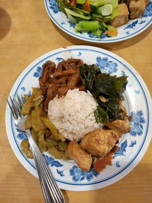 10RM for rice + 4 dishes at Zhun San Yen Vegetarian in Kuching