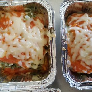 Comida vegana para llevar: lasaña, canalones, hecho a base de verduras y     Heura, leche vegetal y queso violife.
No contiene conservantes. at El Tastet De L'abat in Manresa