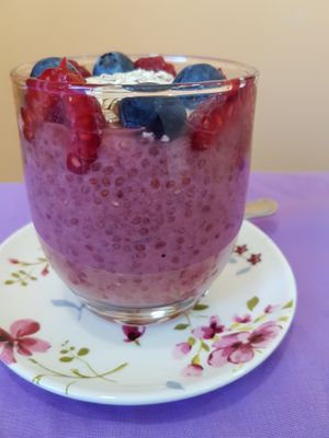 Batidos de frutas naturales, hechos al momento con opciones de leches vegetales arroz avena, soja. Detox at El Tastet De L'abat in Manresa