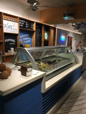 Counter  at Kippy's Coco-Cream in Tokyo
