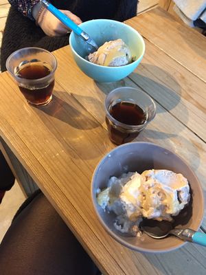 Free coffee samples! at Kippy's Coco-Cream in Tokyo