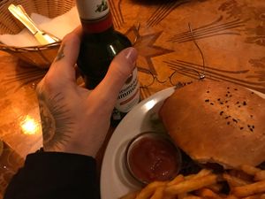 alcohol free beer & burger at Zu Spät in Leipzig