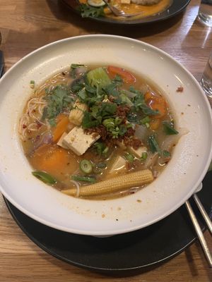 Vegane Nudelsuppe   at Suvi in Tromsoe