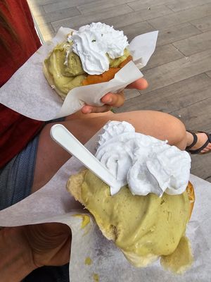 Brioche con gelato al pistacchio e panna veg at Al Gelatone in Palermo