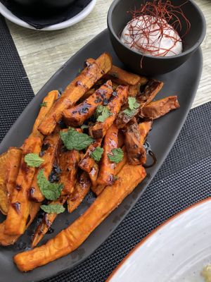 Sweet potato Fries with vegan mayo at Noname Restaurant in Mallorca