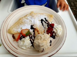 Crepes mit Vanilleeis und Sahne at Zoom Cafe in Chemnitz