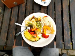 Creppes mit Früchten und Toffeeis at Zoom Cafe in Chemnitz