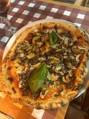 Vegan pizza   at Iaia Cristina in Barcelona