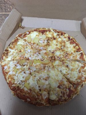 Vegan Pineapple-Onion Family Pie at Pizza Bomba in Jerusalem