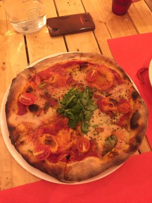 Pizza caprese at Masa Madre in Madrid