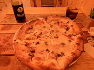 Had the pizza carbonera ! Super good and the staff was super nice :) at Masa Madre in Madrid