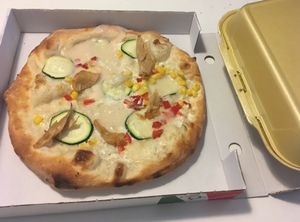 Pizza del chef - no la recomiendo :( at Masa Madre in Madrid