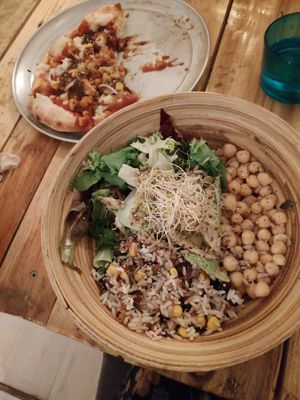 Chickpea and rice salad at Masa Madre in Madrid