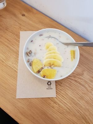 El mejor granola que he tenido at Bunny's Deli in Madrid