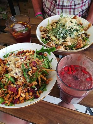 lunch at Bunny's Deli in Madrid