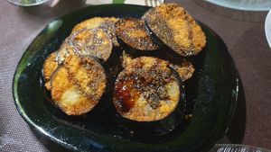 Berenjena con miel de caña at V de Vegetta in Mostoles