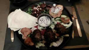 Assiette végétarienne à la demande at Les Délices du Caire in Chaumont