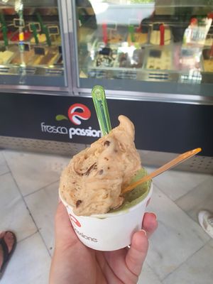 Pistachio and hazelnut/chocolate at Fresca Passione Heladeria in Marbella
