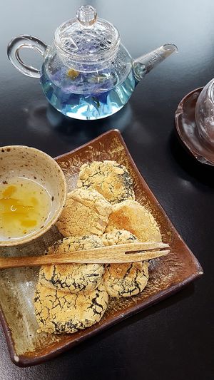 roasted Injeolmi (인절미 rice cakes) with citrus sauce (유자청) - vegan at Da-hyang-man-dang in Seoul